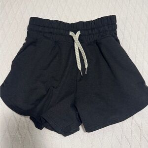 Like new Vuori halo shorts
